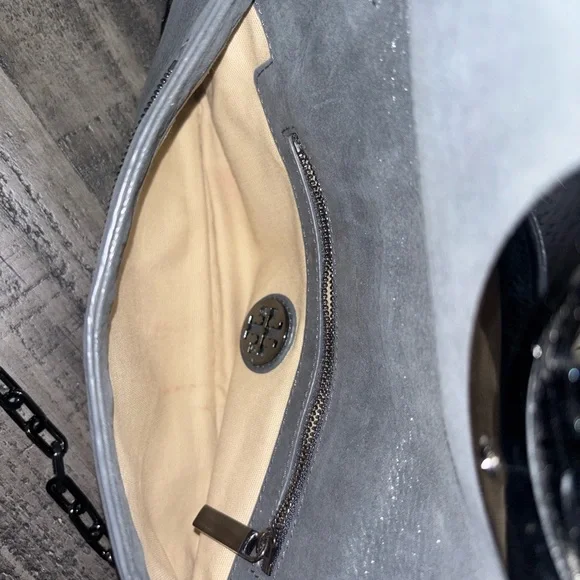 Tory Burch Amanda Crossbody Bag - Picture 7 of 10